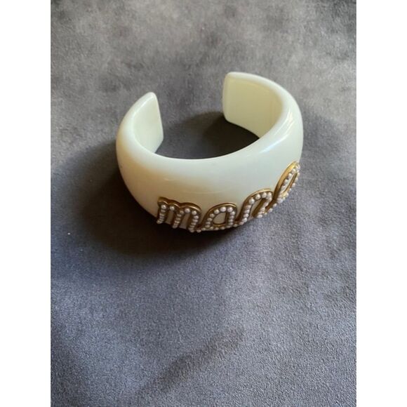 NWT Marc by Marc Jacobs Cream Pearl Logo Resin Cuff Bracelet - Picture 5 of 6